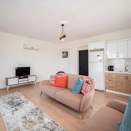 Charming With Fascinating View In Appartement Fethiye